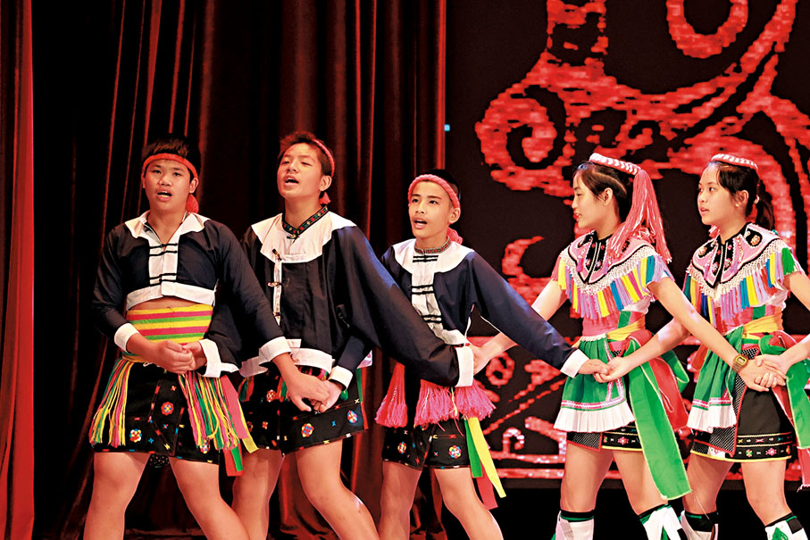 ◆嘉義縣文昌小學帶來一段原汁原味的阿美族民樂《阿美族舞曲》。香港文匯報記者張帆  攝