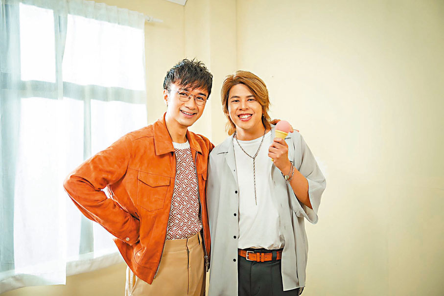 ◆古巨基(左)與Delta T合唱《有少少愛》。