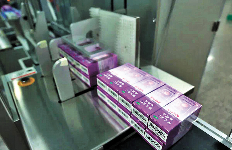 ◆ 香港藥廠的維生素C泡騰片，開創「香港持有+珠三角生產」的管理模式。 香港文匯報廣州傳真