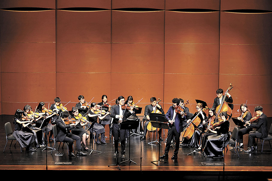 ◆「北京香港學生清華暑期音樂營」匯報演出。 香港文匯報  北京傳真