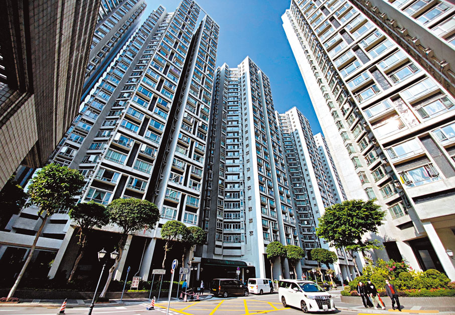 ◆上半年十大屋苑租金表現亮眼,如油塘麗港城租金半年升幅高達20%,跑贏屋苑樓價升幅。