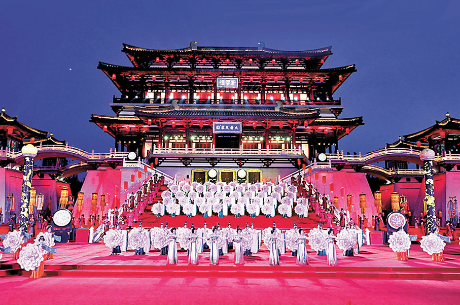 ◆在西安大唐芙蓉園舉行的「大唐盛禮」，復原唐朝時期迎賓禮儀。新華社