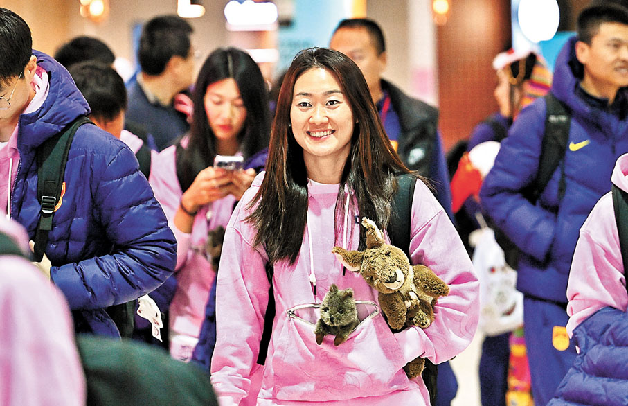 ◆中國女足前晚抵達珀斯，備戰今晚對丹麥的賽事。 新華社