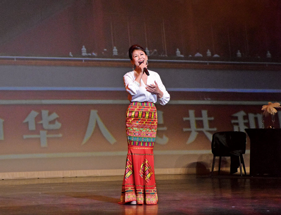 ◆著名歌唱家黎惠蘭獻唱《我和我的祖國》。