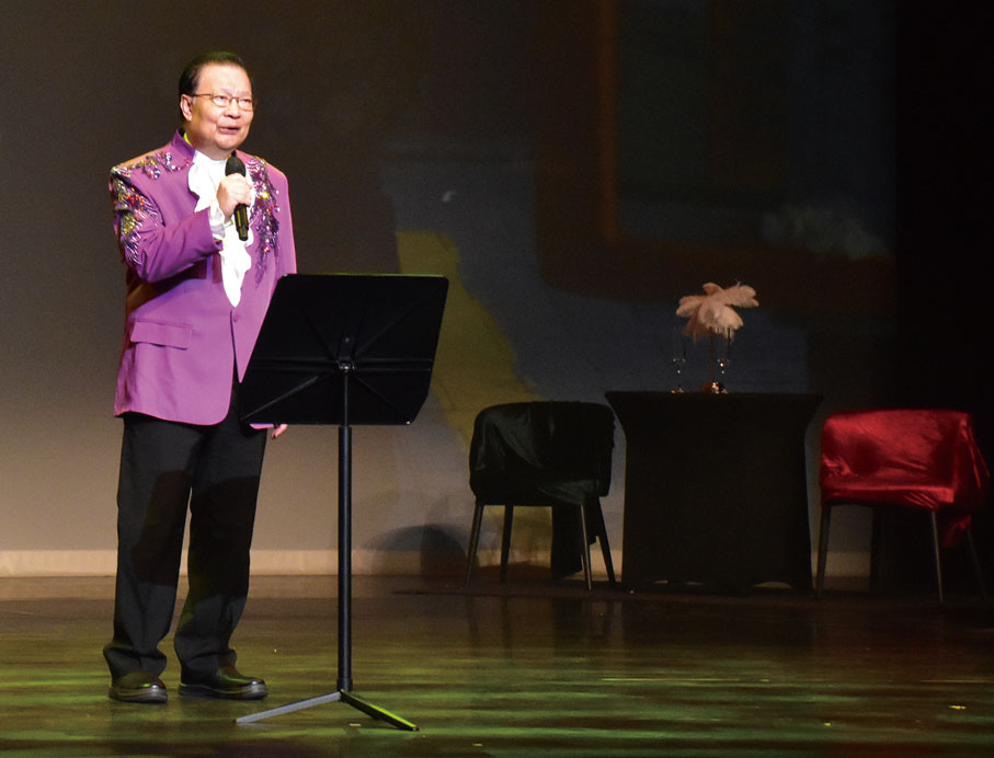 ◆譚耀宗獻唱《獅子山下》。