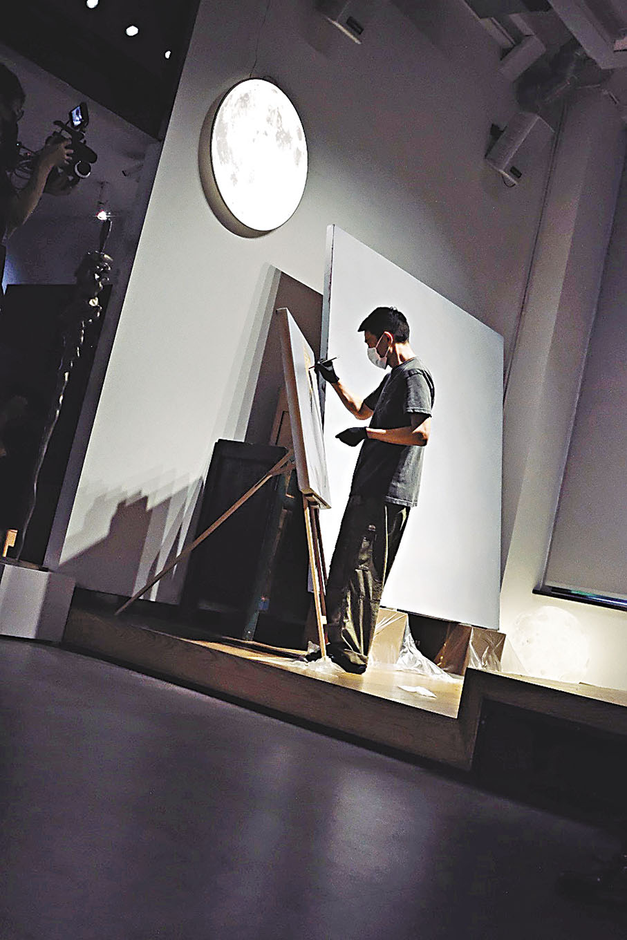 ◆ 劉德華親自作畫。