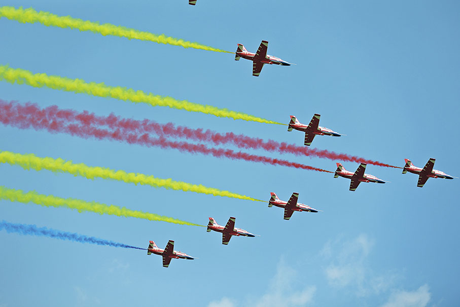 ◆「紅鷹」飛行表演隊。 香港文匯報 記者盧冶  攝