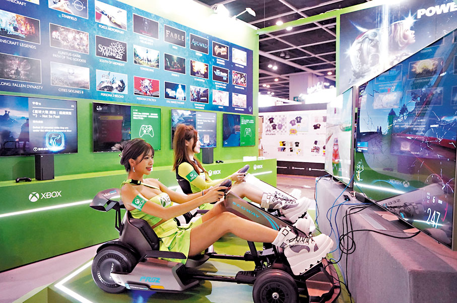 ◆Xbox將帶來首次現身香港的Segway小型電動車，入場者可透過連動大玩王牌賽車遊戲《極限競速：地平線 5》。 香港文匯報記者曾興偉  攝