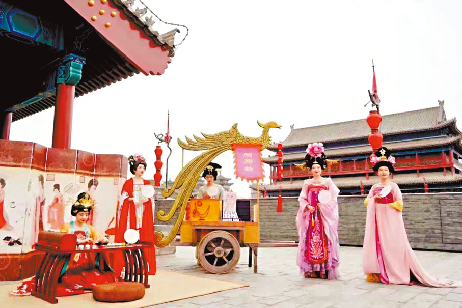 ◆西安城牆上的唐仕女。