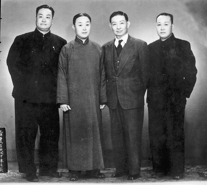 ◆四大名旦合影，左起：程硯秋、尚小雲、梅蘭芳、荀慧生