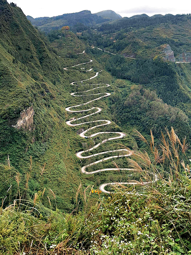 ◆貴州晴隆二十四道拐抗戰公路。 作者供圖