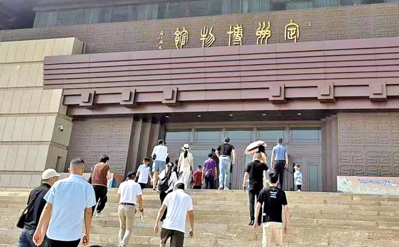 ■學員進入定州博物館參觀。