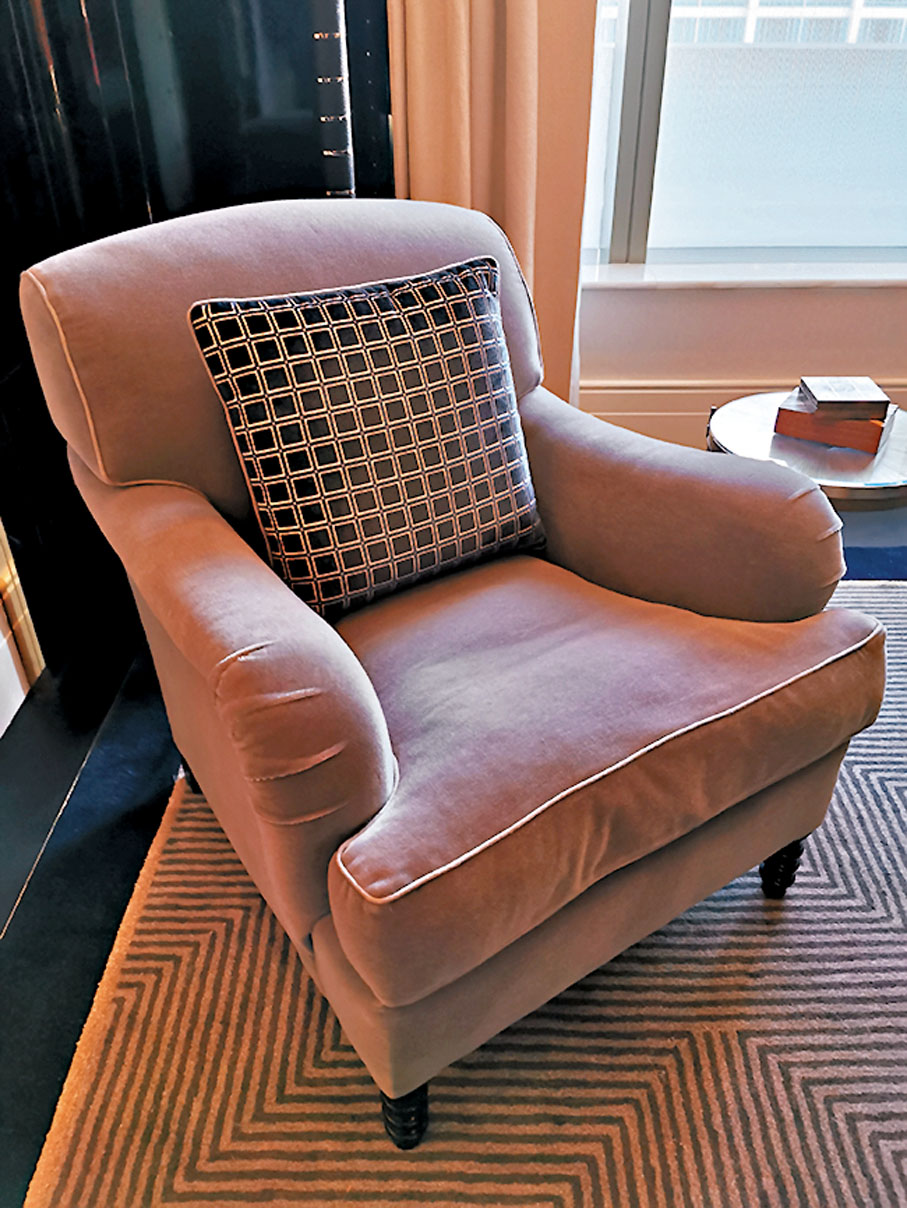 ◆客廳梳化椅和碧咸倫敦家裏的款式一樣