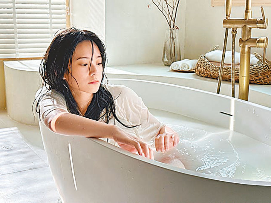 ◆雲浩影浴缸戲效果好唯美如出水芙蓉。