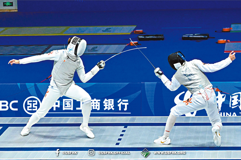 ◆張家朗（左）於準決賽力挫隊友蔡俊彥。 中國香港大專體育協會圖片