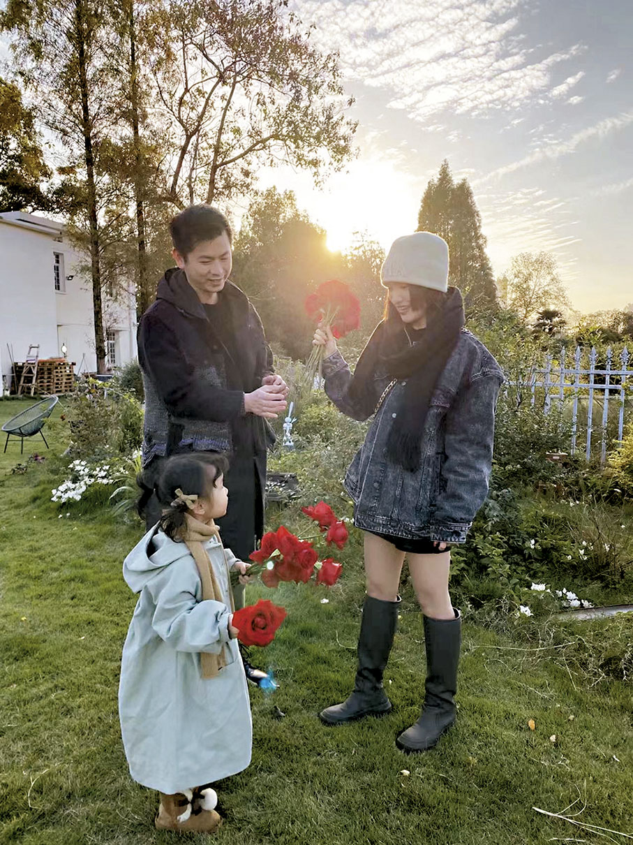 ◆許世欽與家人。 香港文匯報長沙傳真