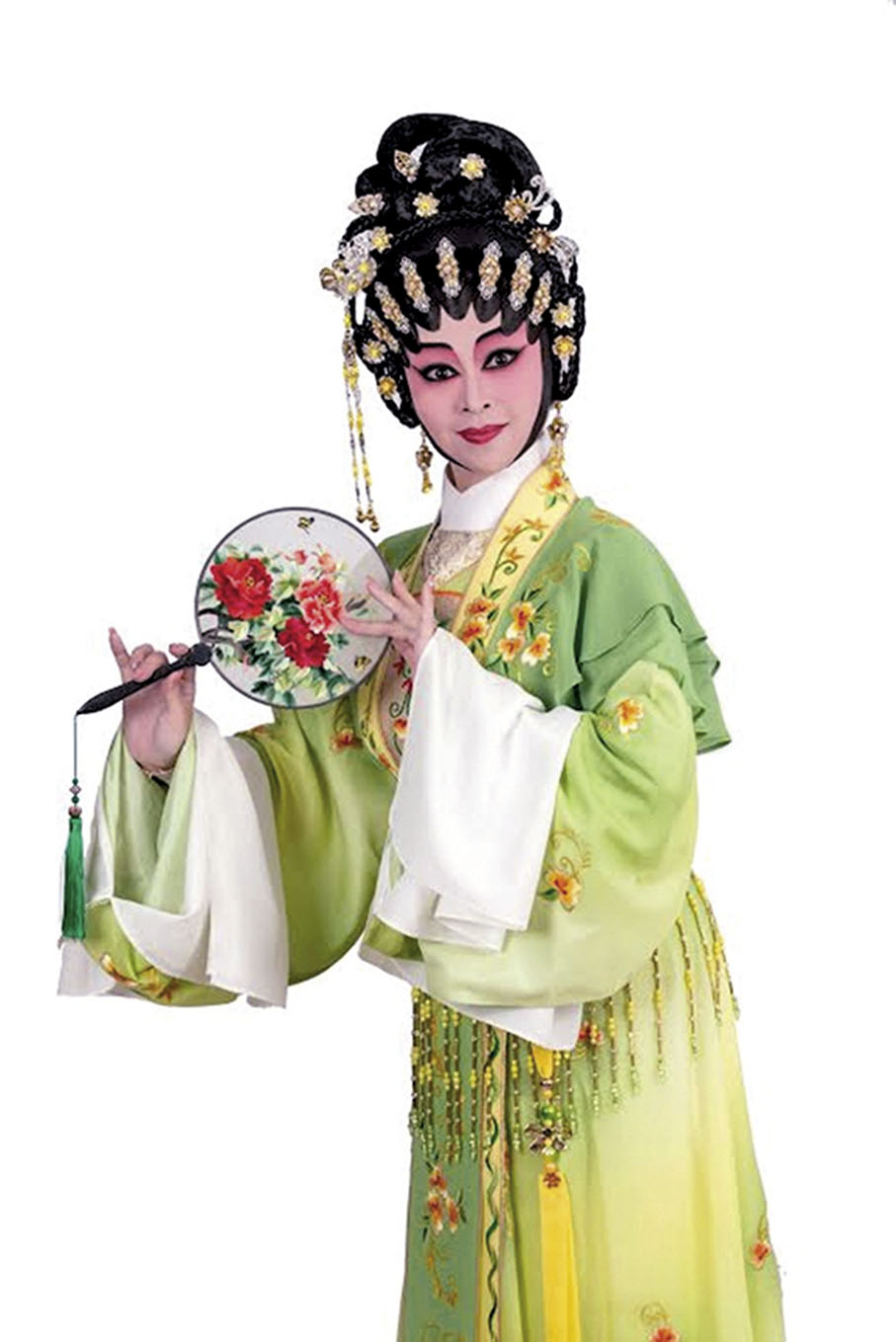 ◆王潔清濃妝淡抹皆相宜。