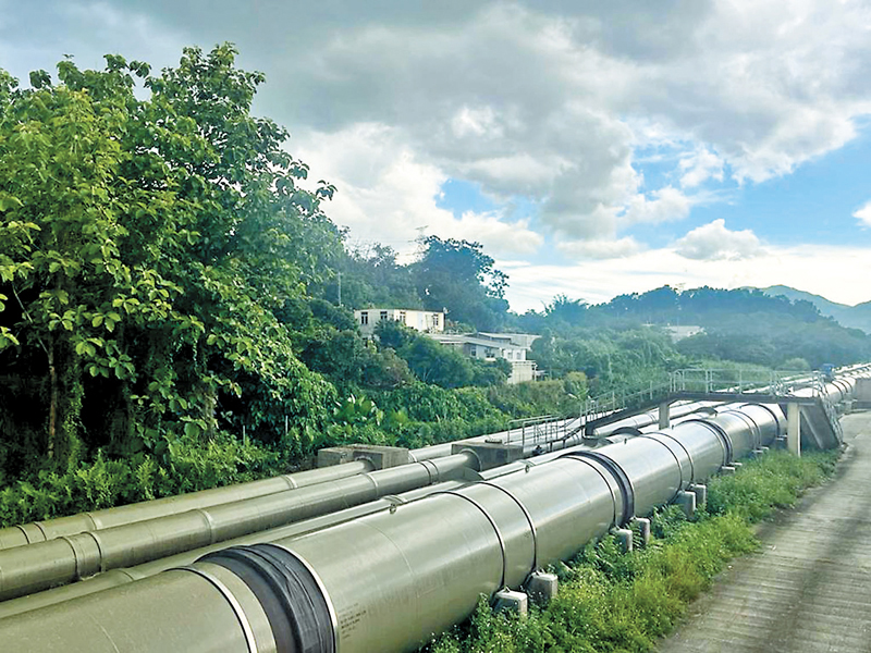 ◆ 工聯會在1963年和香港中華總商會代表一同向內地提出建議，促進了內地開展東深供水工程。圖為東江水供水管道。 資料圖片