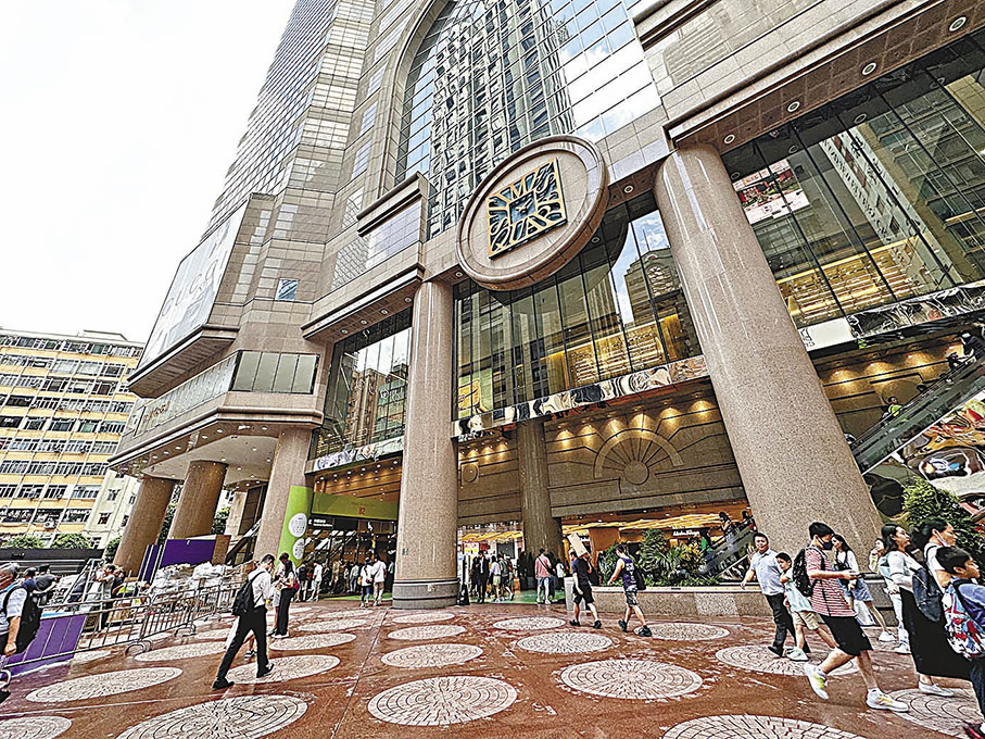 ◆香港物業方面，按應佔份額計算，期內確認入賬的發展物業收入減少48%至3.11億元。 中通社