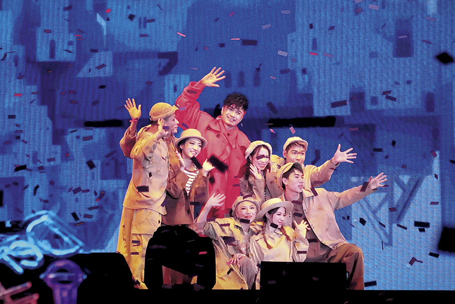 ◆ 基仔唱出囝囝識唱他的第一首歌《花灑》。