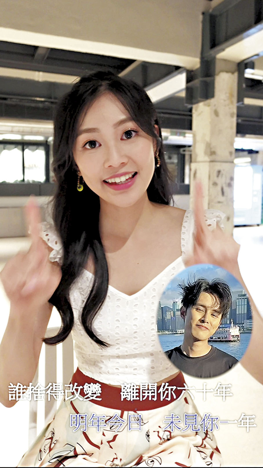 ◆ 郭柏妍獻唱時投入之餘亦做足手勢，刻意襯返安樂。