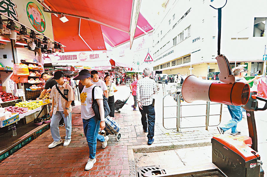 ◆北河街街市不少商戶以預錄聲音用揚聲器叫賣。香港文匯報記者北山彥 攝