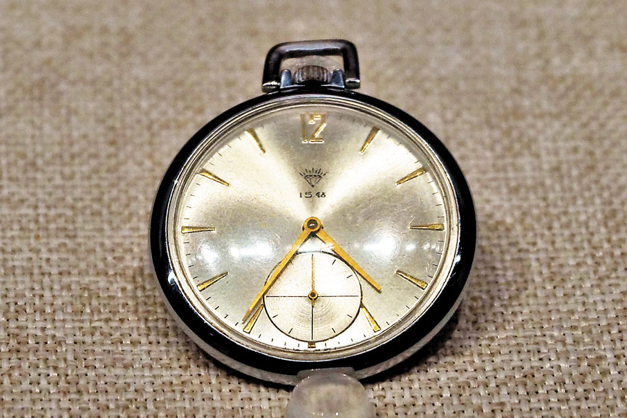 ◆1958年新中國第一隻「鑽石」牌懷錶。