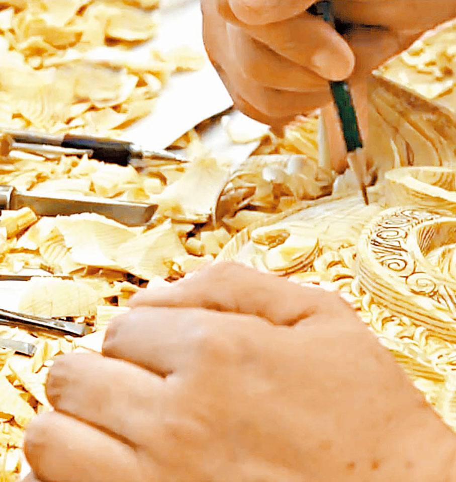 ◆殿內裝飾工藝採取了中國古代傳統的木雕、泥雕、石雕等雕刻方法。視頻截圖