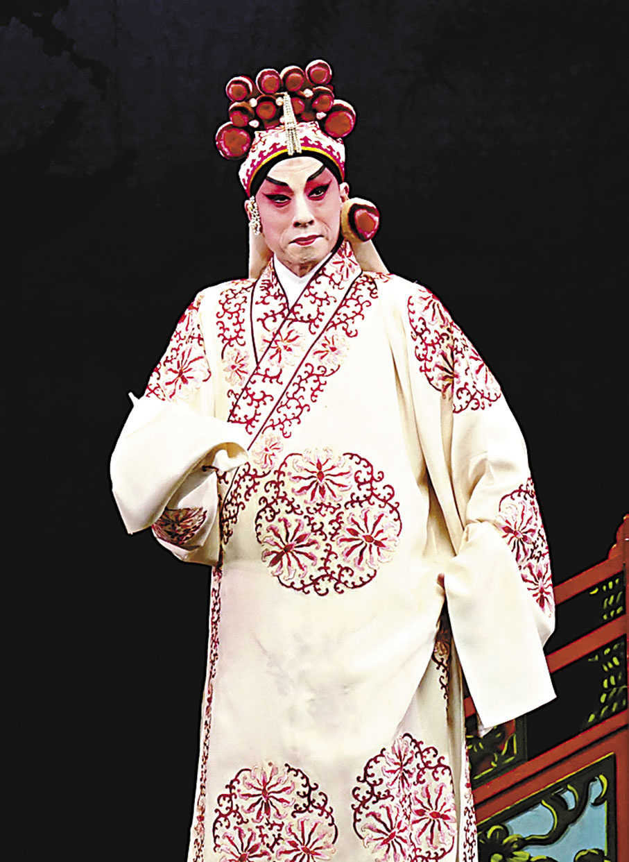 ◆李龍在這次演出劇目中，捨武演文。