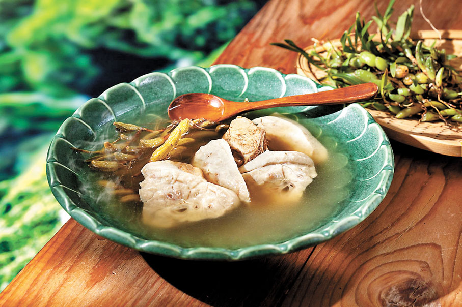 ◆石橄欖豬肺煲龍骨湯