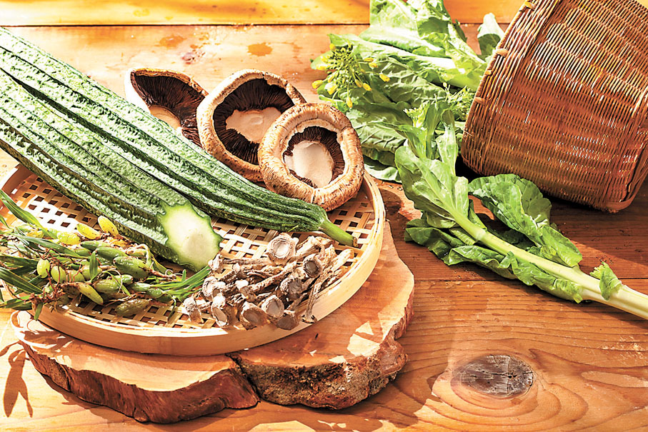 ◆本地厚肉大啡菇、勝瓜、石橄欖等時令食材