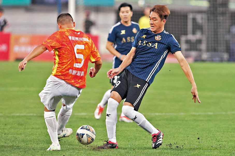 ◆ 估唔到馬國明都喜歡踢波的。