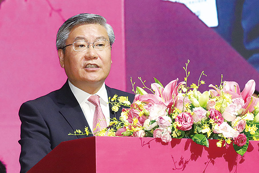 ◆海南省政協主席李榮燦致辭。