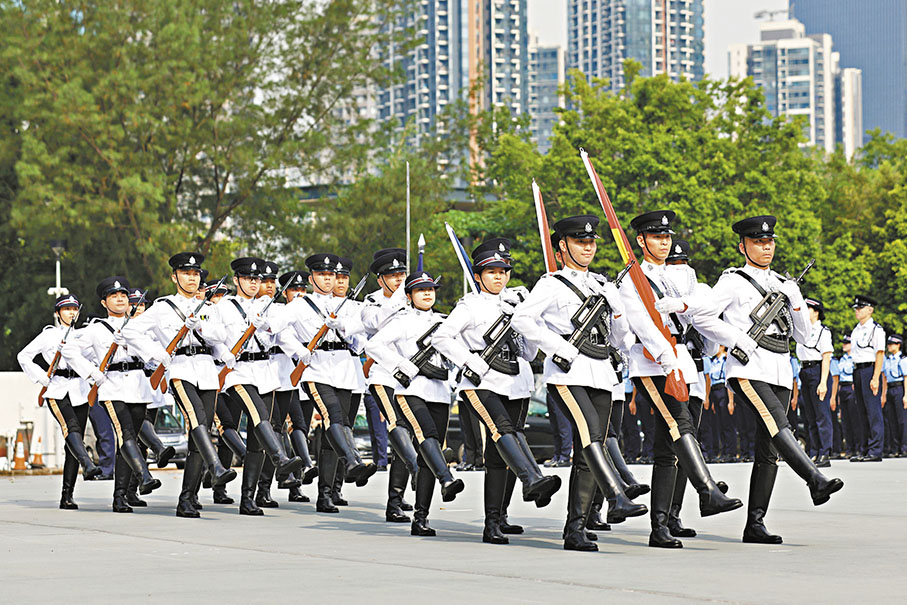 ◆香港輔助警察隊昨日舉行結業會操，共138名學員畢業。
