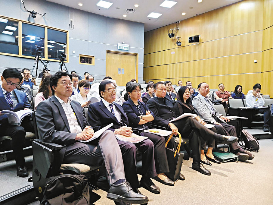 ◆潮總一連兩天舉辦「潮汕歷史及盂蘭文化論壇」。