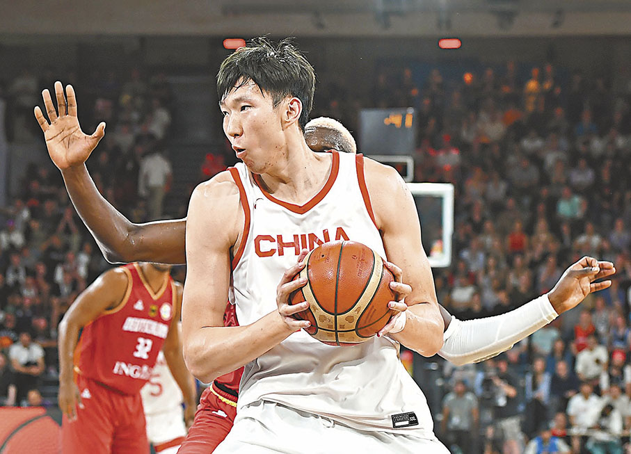 ◆周琦加盟廣東宏遠。 新華社