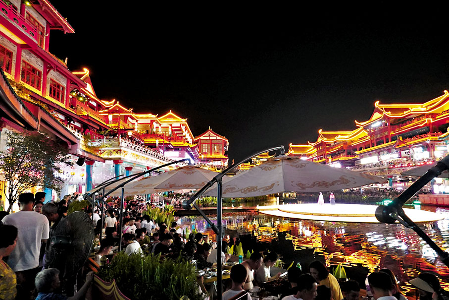 ◆ 眉山水街夜市。  