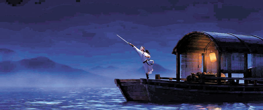 ◆李白船上揮劍。