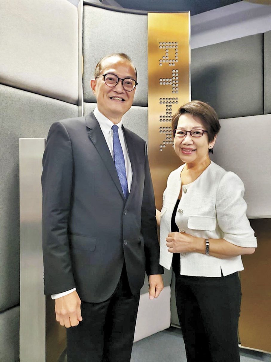 ◆醫務衞生局局長盧寵茂希望市民能送感謝卡為醫護人員打氣。 作者供圖