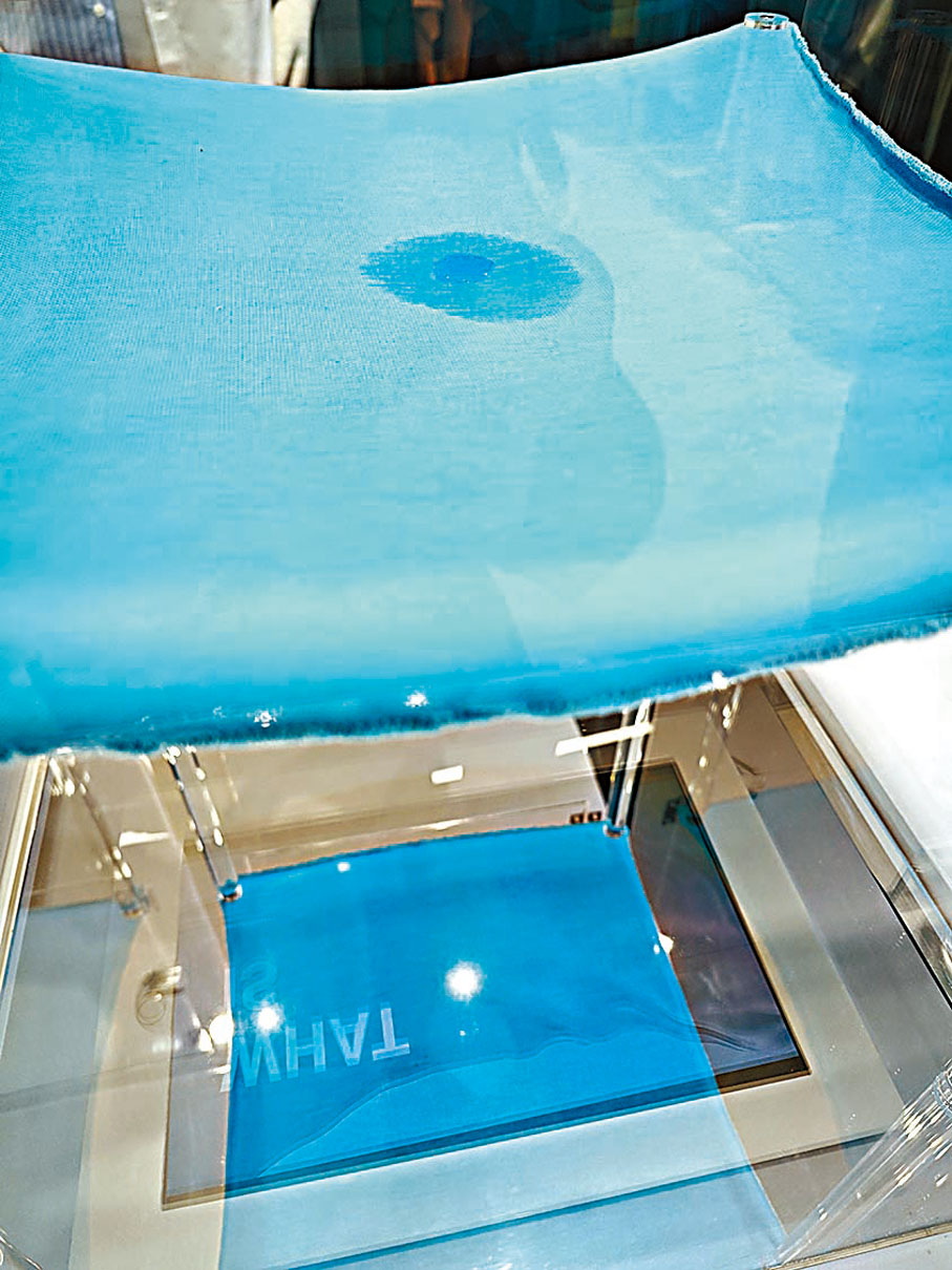 ◆VISDRY特別的雙面異性結構，外面：拒水；裏面：親水。