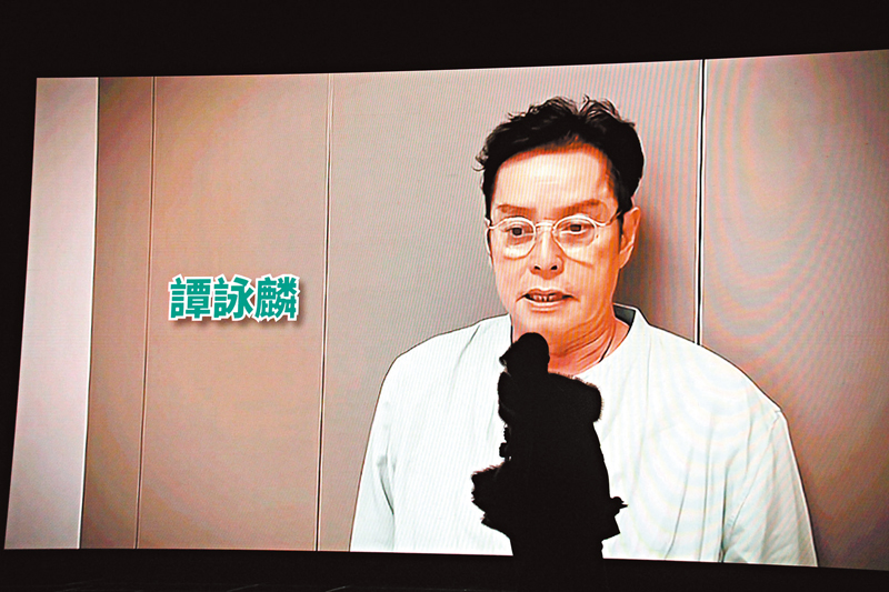 ◆ 譚詠麟拍片祝賀炎明熹10月開唱。