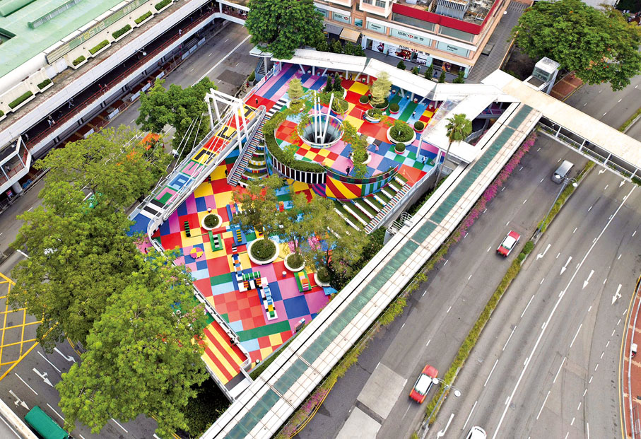 ◆ 創意藝術組合 Craig & Karl（美國及英國）《七彩棱瓏》 (2023)