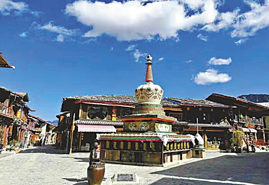 Ayol bodibildingchilar yigitni sikishadi