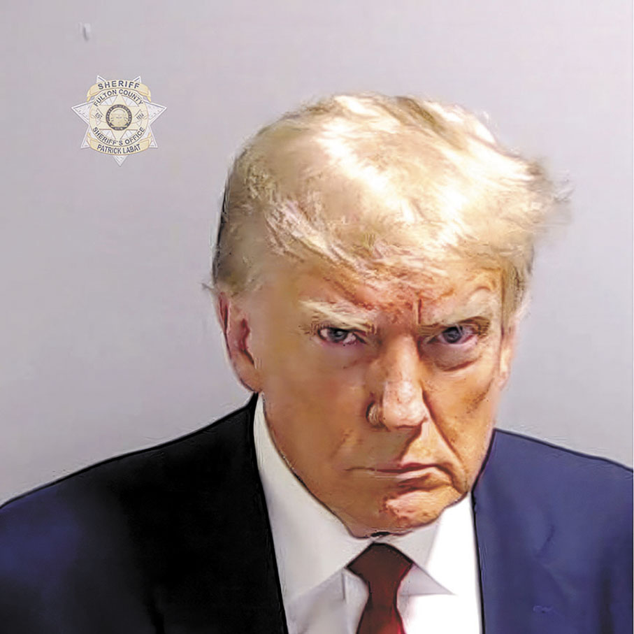 ◆特朗普在佐治亞州監獄拍攝疑犯面部「大頭照」。 美聯社