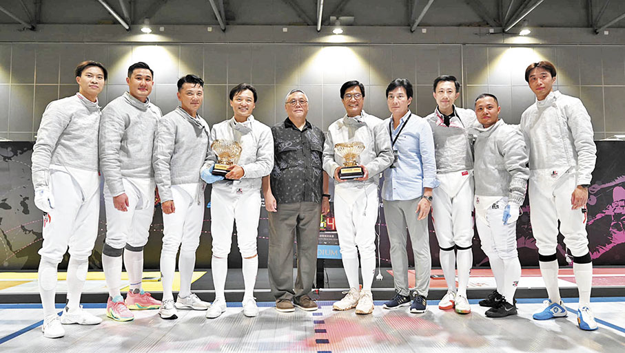 ◆ 黃偉綸、鄭泳舜和陳祖恒等與港隊劍手組隊進行名人表演賽。