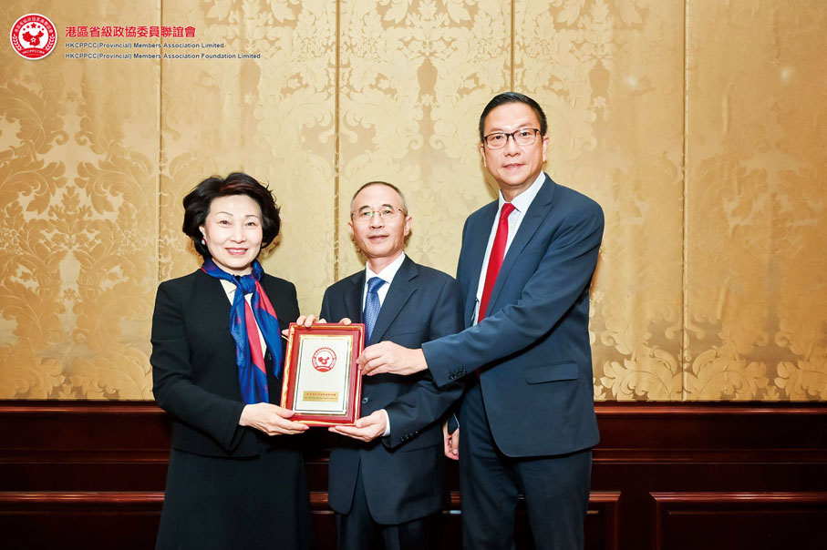 ◆上海市政協副主席壽子琪會見考察團一行。