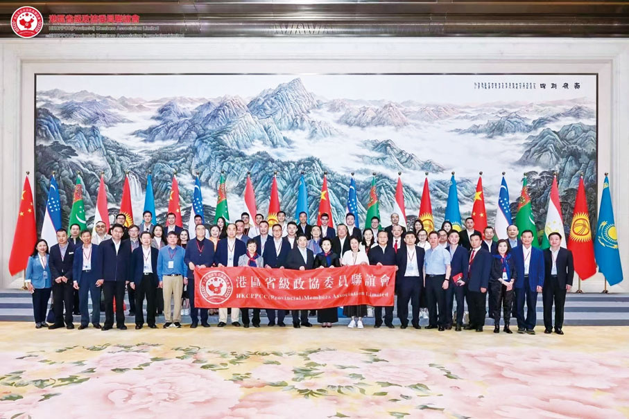 ◆參觀首屆中國——中亞峰會會場。