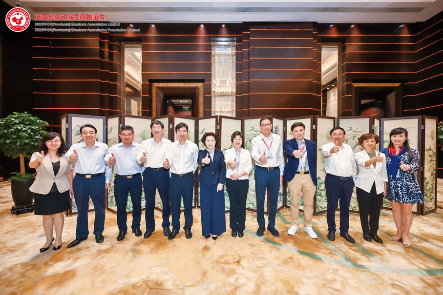 ◆江蘇省政協主席張義珍會見考察團一行。