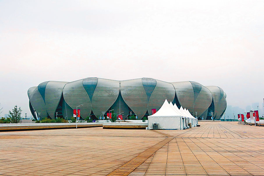 ◆「大蓮花」穿上了可淨化空氣的「防護服」。