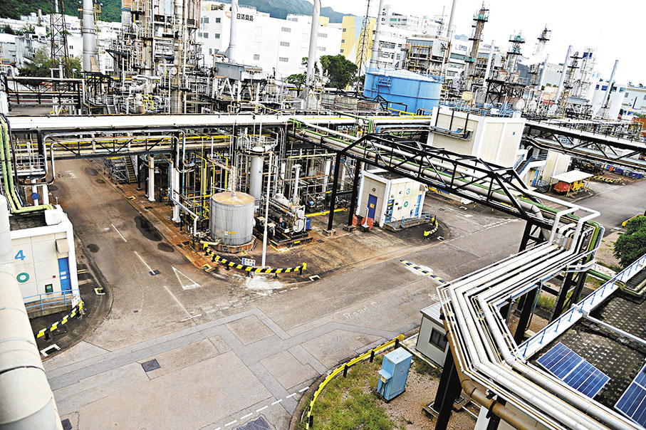 ◆煤氣公司於大埔燃氣生產廠新增一組長達356米的管道，貫通廠內四組燃氣生產爐，輸送餘熱予毗鄰食品廠。